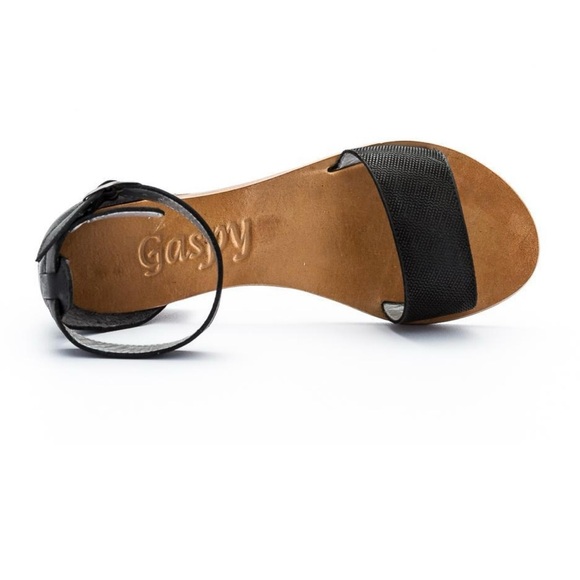 EUC Gaspy • Nicole Sandals (BLACK) - Picture 2 of 7